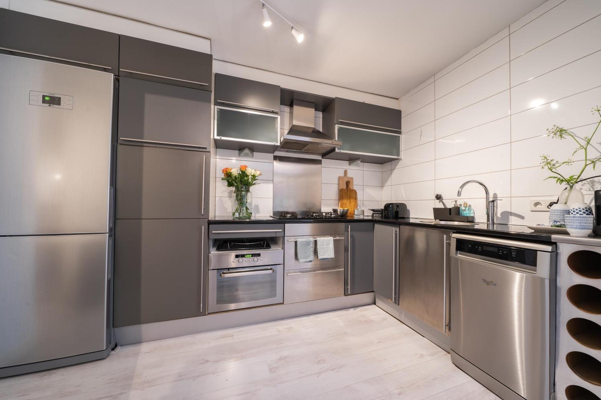 Апартаменты Hello Noordwijk - Souterrain Hoogwakersbosstraat 6 Экстерьер фото