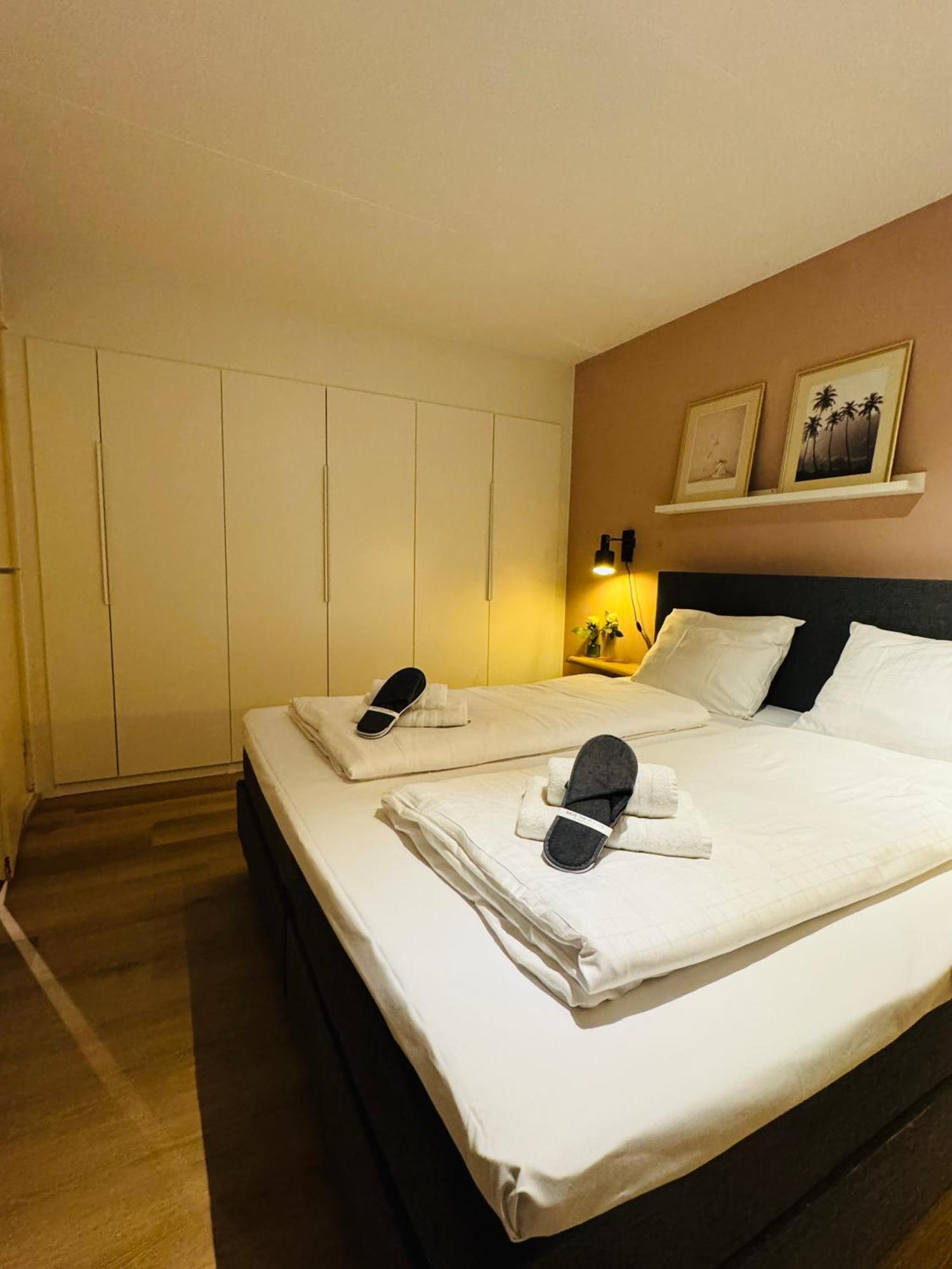 Апартаменты Hello Noordwijk - Souterrain Hoogwakersbosstraat 6 Экстерьер фото