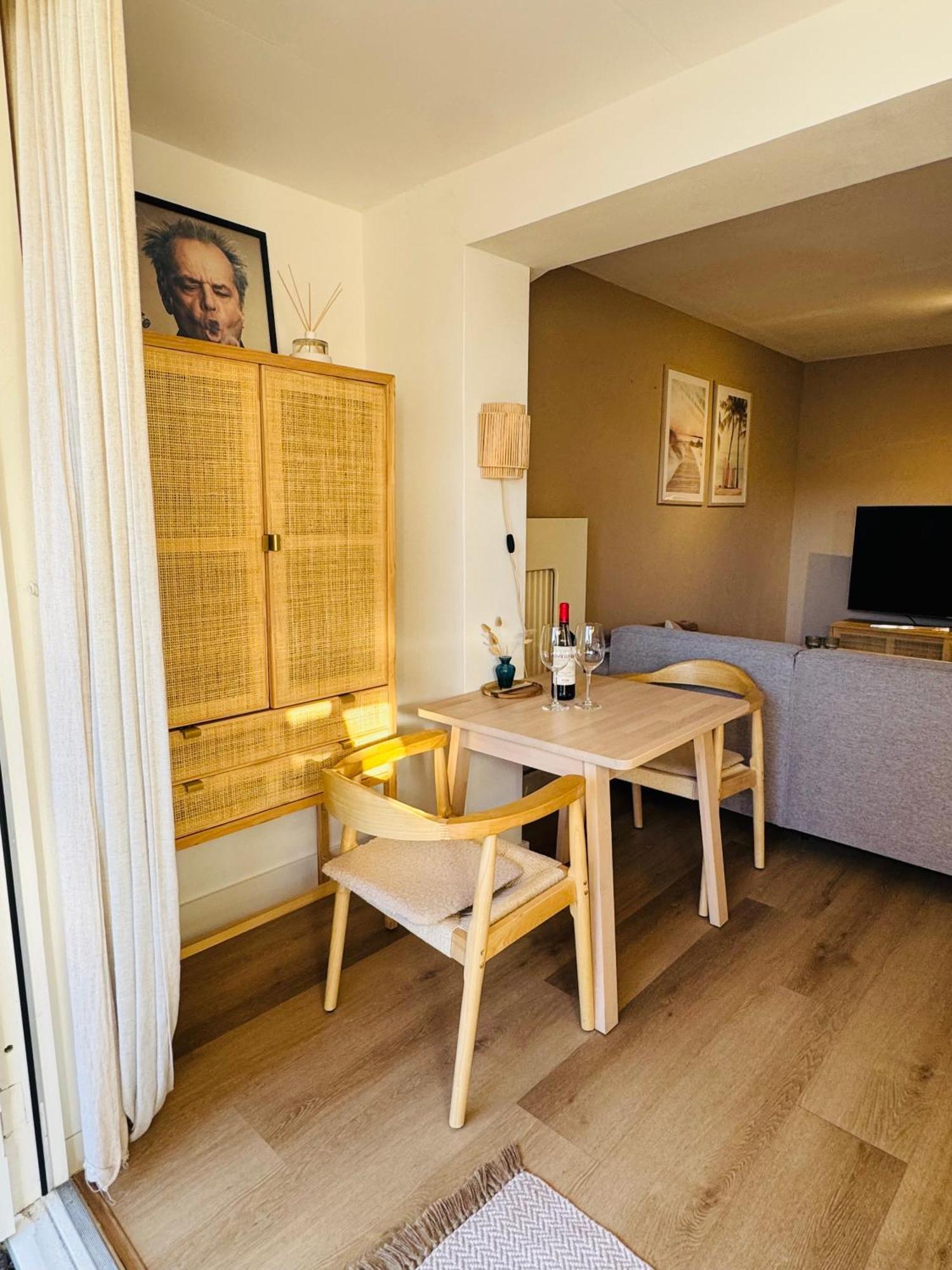 Апартаменты Hello Noordwijk - Souterrain Hoogwakersbosstraat 6 Экстерьер фото