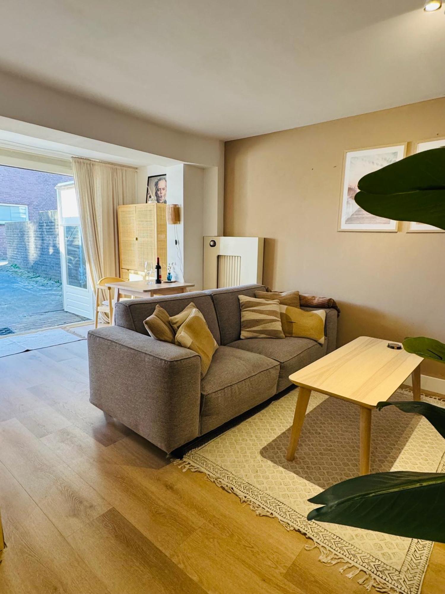 Апартаменты Hello Noordwijk - Souterrain Hoogwakersbosstraat 6 Экстерьер фото