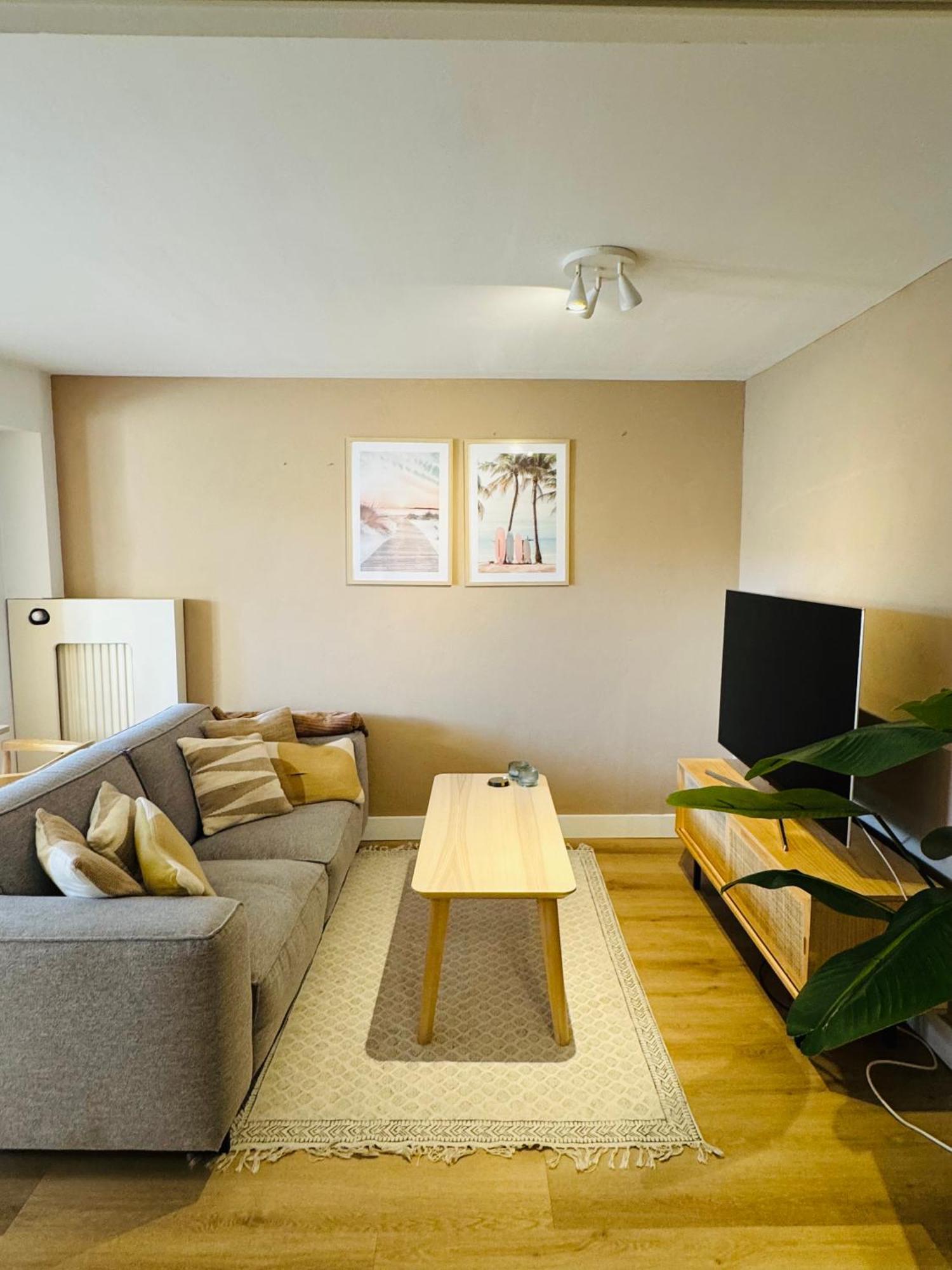 Апартаменты Hello Noordwijk - Souterrain Hoogwakersbosstraat 6 Экстерьер фото